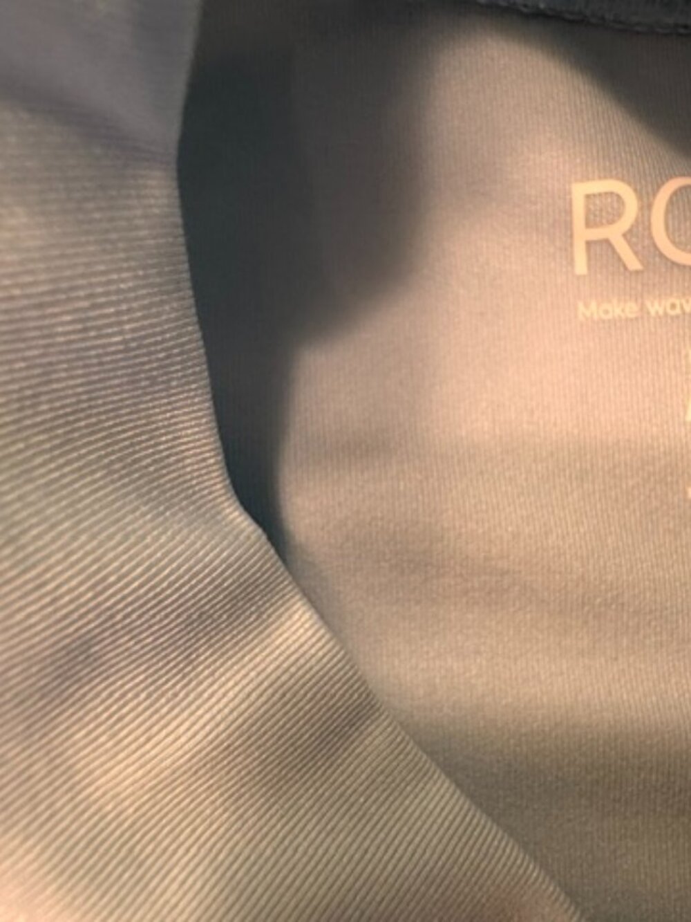 ROXY SWIM RASH - Picture 3 of 5